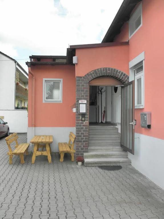 Pension Holzgarten Regensburg Exteriör bild